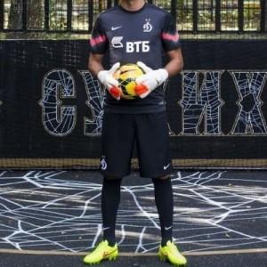 Детская вратарская форма Динамо Домашняя 2014/2015 (рост 128 см)