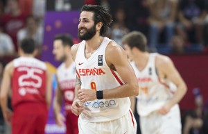 Баскетбольная форма Испания мужская белая 2017/2018 7XL